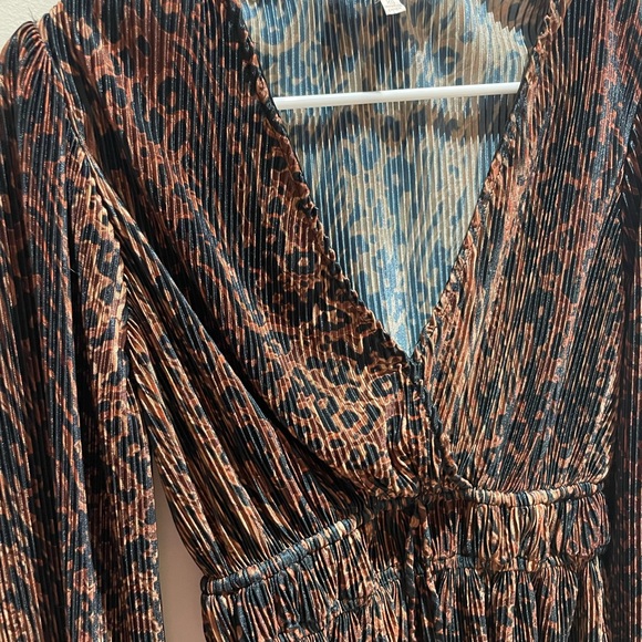 Wayf Fernly Faux Wrap Blouse - Picture 4 of 4